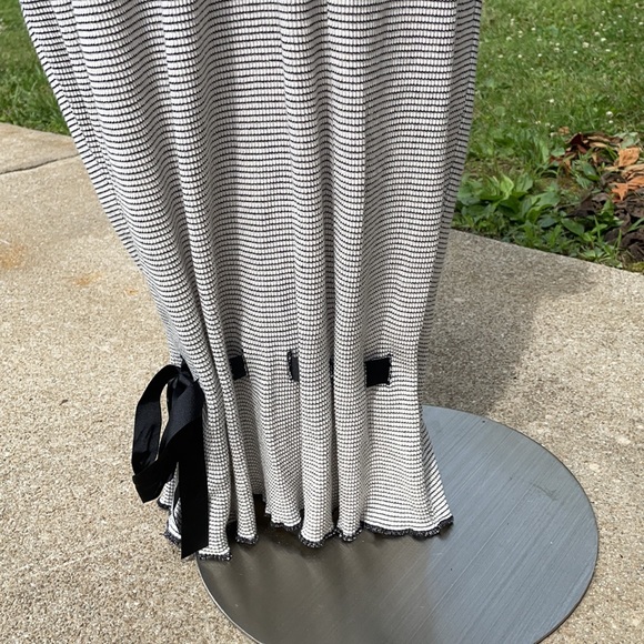 Dress - Picture 3 of 6